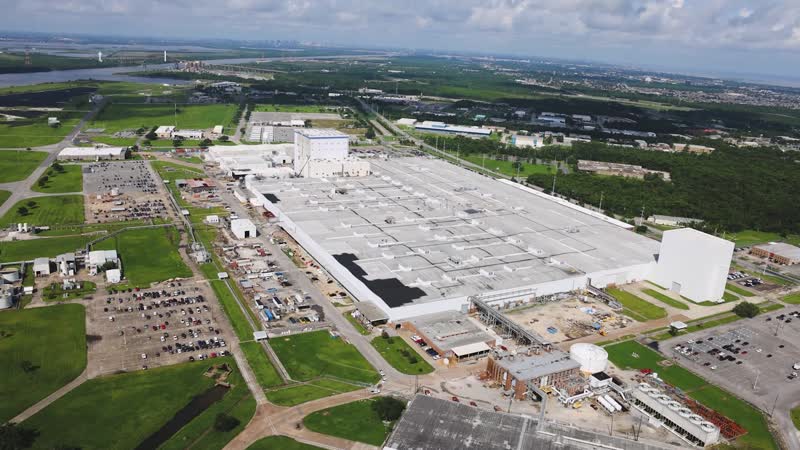 Artemis II Astronauts Check Out Some Flight Hardware on This Week @NASA – November 24, 2023